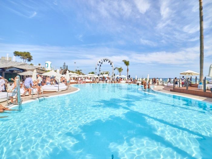 The best beach clubs in Marbella. 6 Marbella beach clubs: true temples of fun, incomparable experiences where the harmony of the sea blends with sophistication.