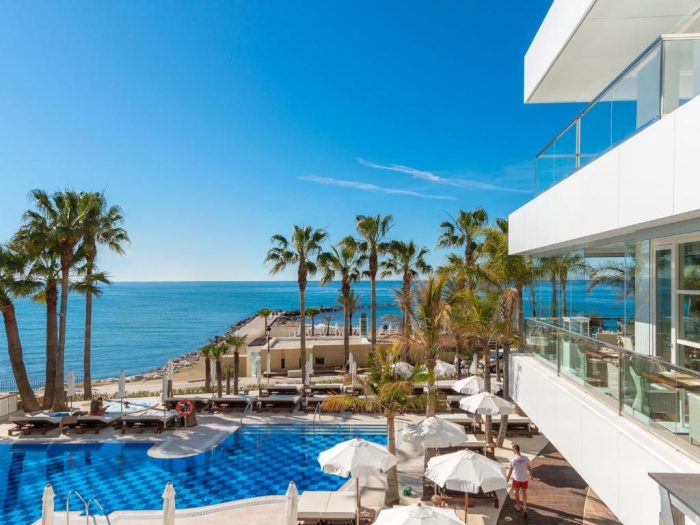 Les meilleurs clubs de plage de Marbella. 6 beach clubs de Marbella : de véritables temples du plaisir, des expériences incomparables où l'harmonie de la mer se mêle à la sophistication.